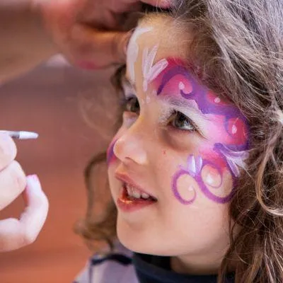 Maquillaje y peinado