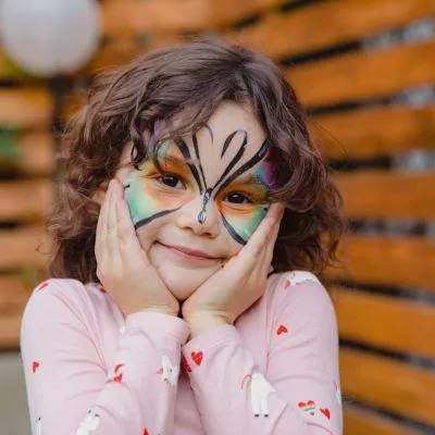 Maquillaje y peinado