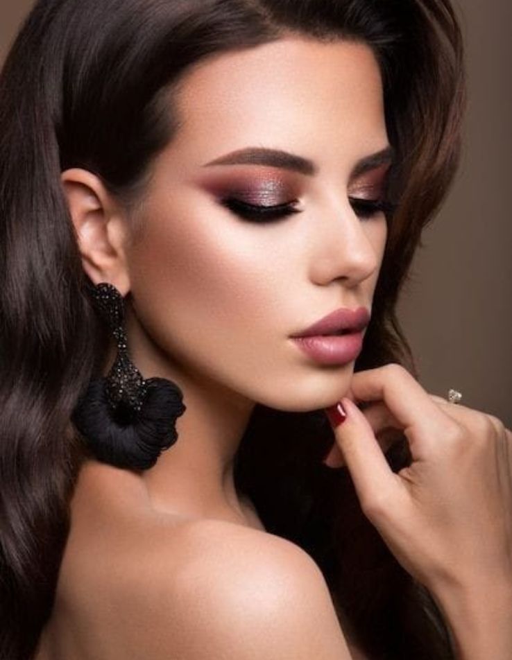 Peinado y maquillaje profesional